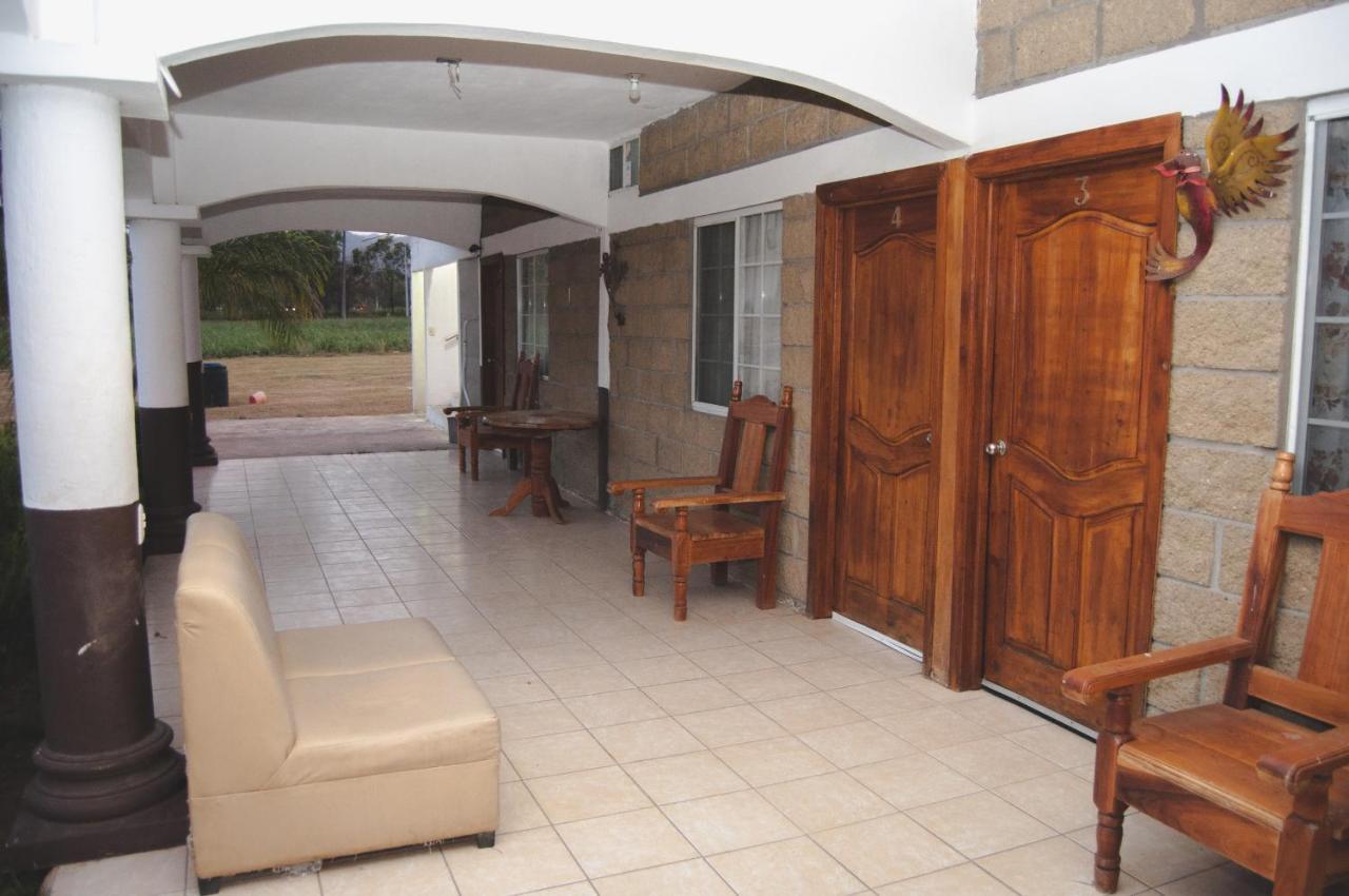 טמאסופו Hotel Y Restaurante El Texano מראה חיצוני תמונה