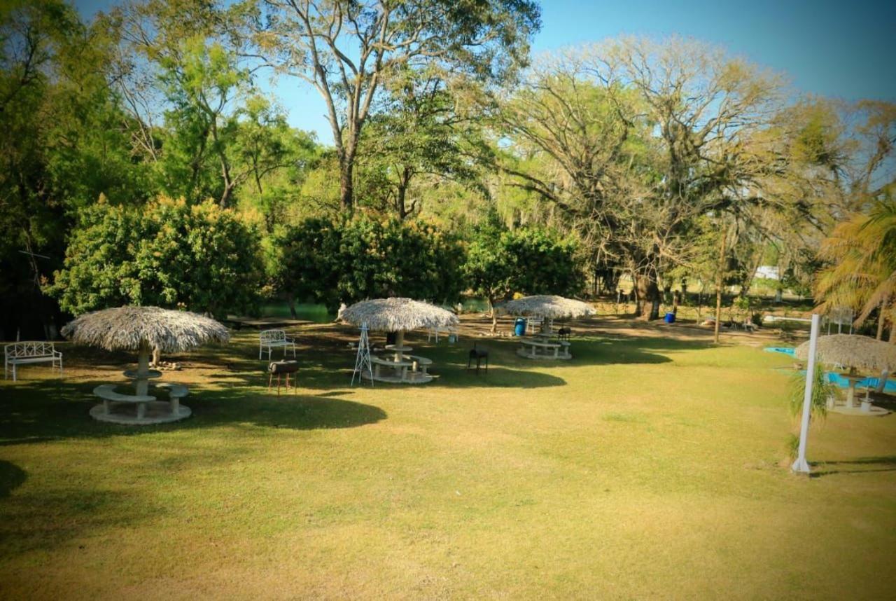 טמאסופו Hotel Y Restaurante El Texano מראה חיצוני תמונה
