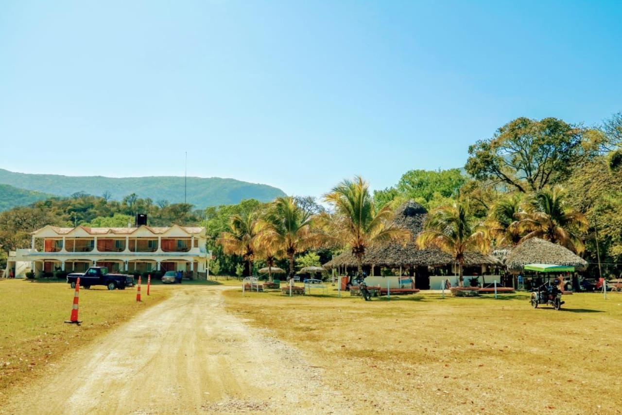 טמאסופו Hotel Y Restaurante El Texano מראה חיצוני תמונה